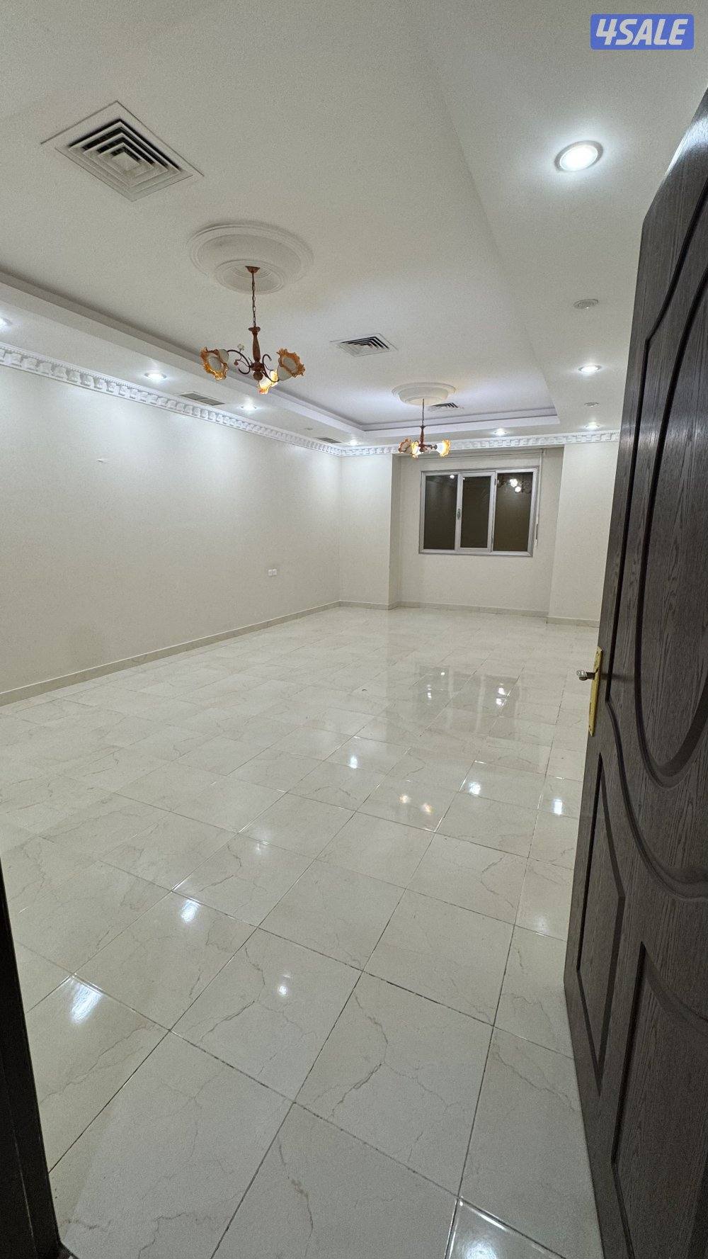 للاجار شقه في صباح الاحمد ٣ غرف ١ ماستر وصاله كبيره٣حمامات ومطبخ وخادم7