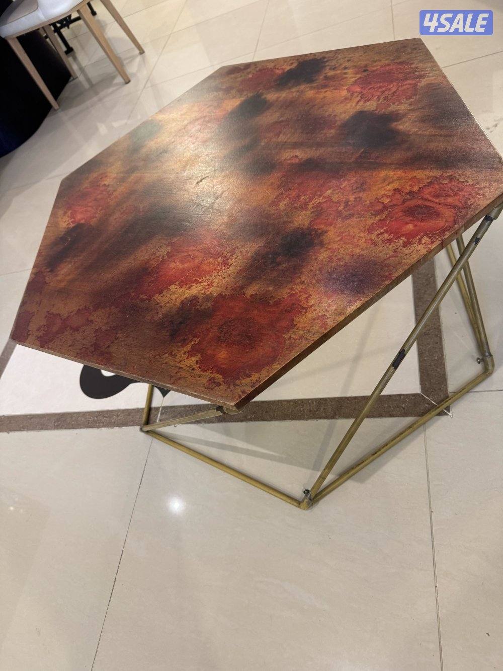 طاولة أنتيك0