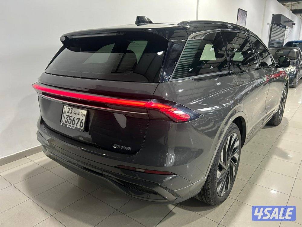 Lincoln Nautilus Presidential 2025 Hybrid4