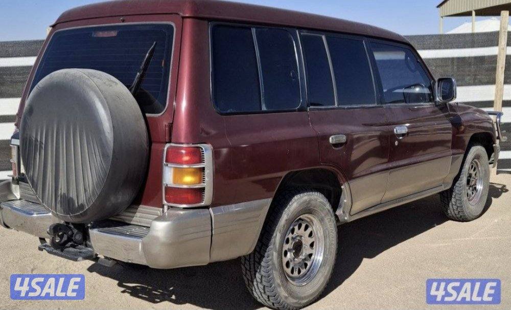 للبيع باجيرو موديل 98 قير عادي اساس1