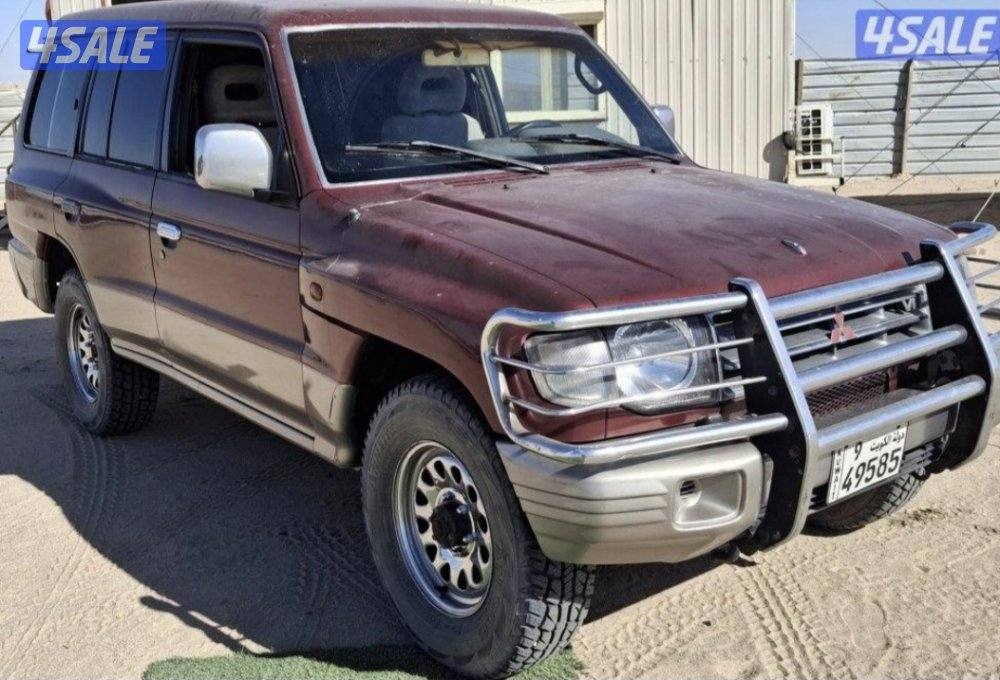 للبيع باجيرو موديل 98 قير عادي اساس3