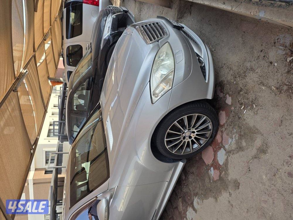 للبيع مرسيدس موديل ٢٠٠٦0