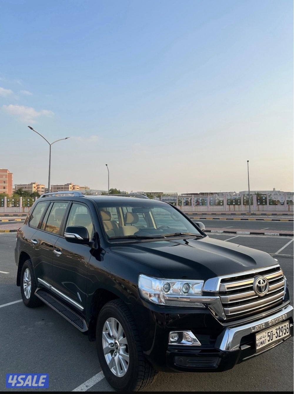 للبيع جيب لاندكروزر ٢٠١٨1