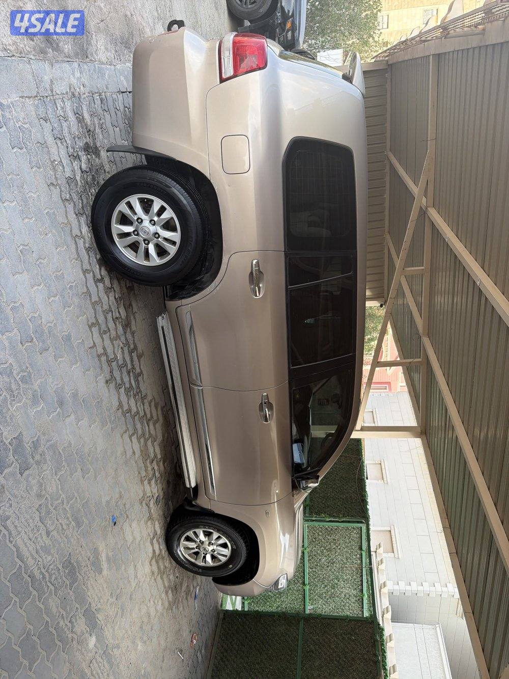 للبيع لاند كروزر موديل 2009 العداد 364 الف3