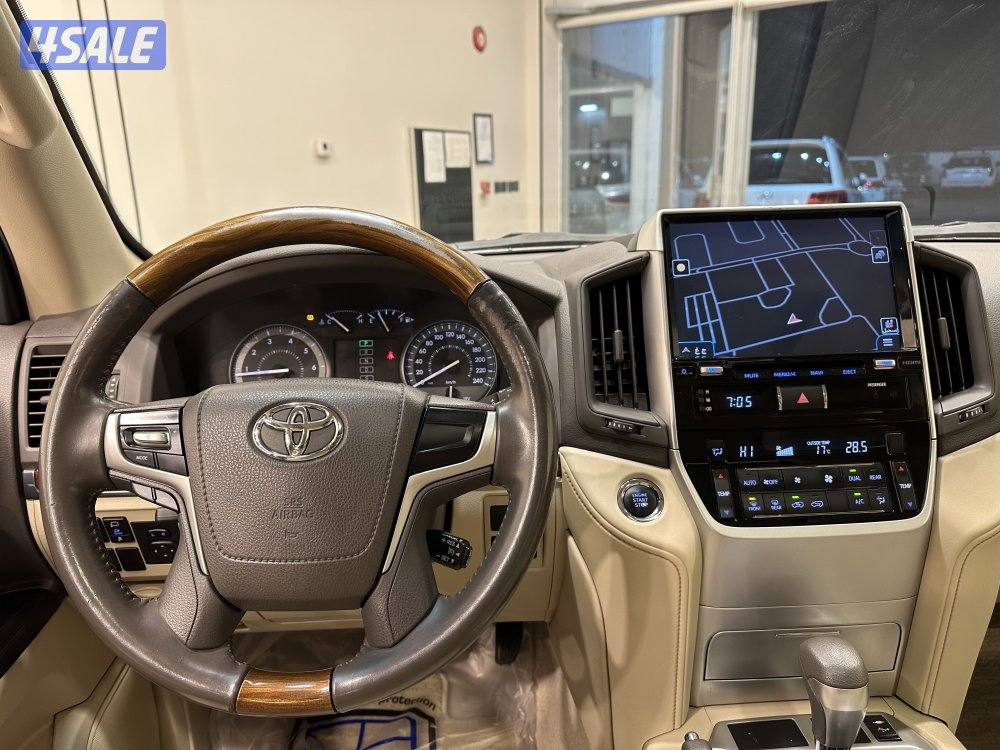 لاندكروزر GXR7