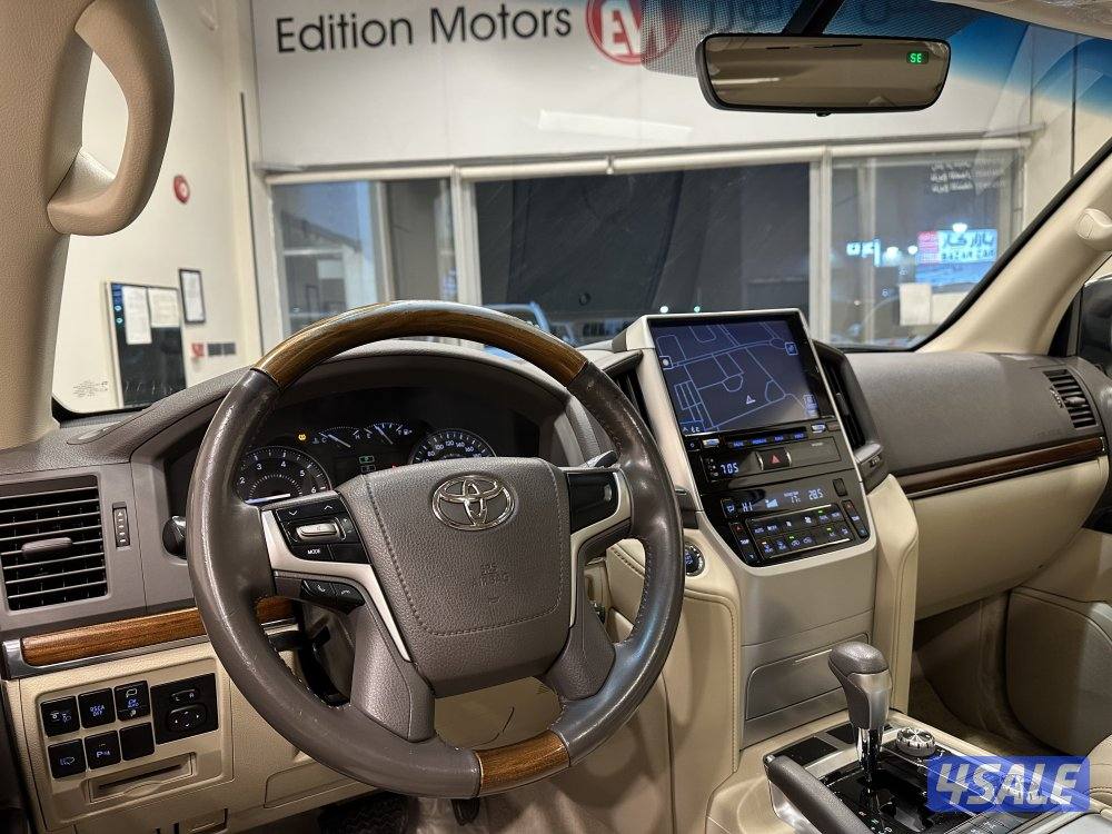 لاندكروزر GXR8