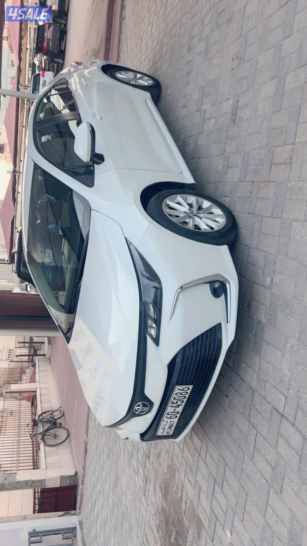 للبيع تيوتا كرولا موديل 22 صبغ الوكاله ماشي 89 شرط الفحص2