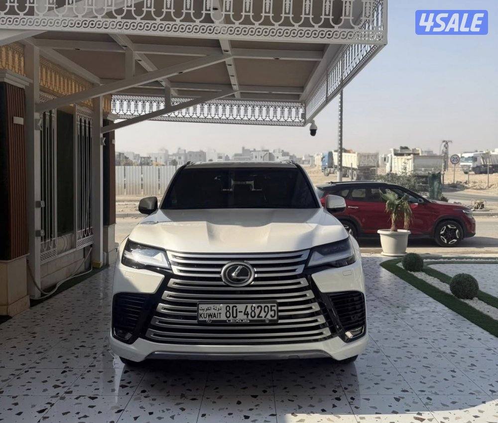 لكزس LX570 الساير 2024 درجه اولى بحاله الوكاله عداد 14الف2