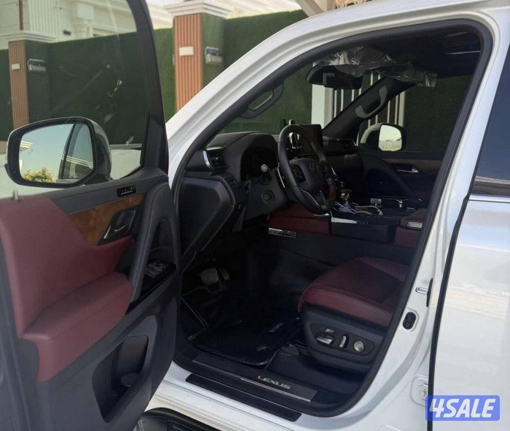 لكزس LX570 الساير 2024 درجه اولى بحاله الوكاله عداد 14الف7