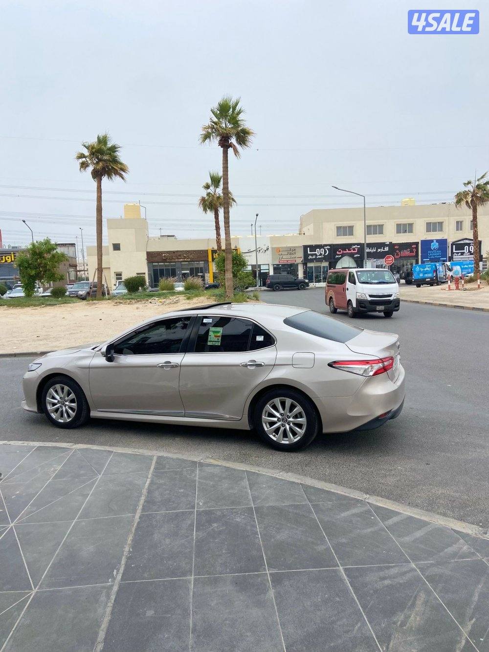 للبيع كامري كامل المواصفات 4 سلندر3