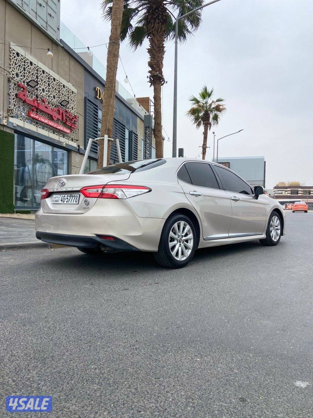 للبيع كامري كامل المواصفات 4 سلندر4