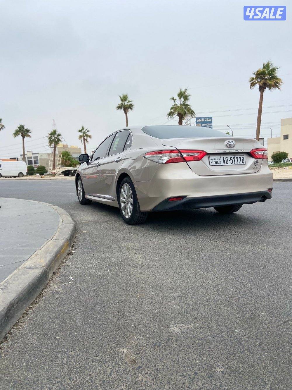 للبيع كامري كامل المواصفات 4 سلندر6