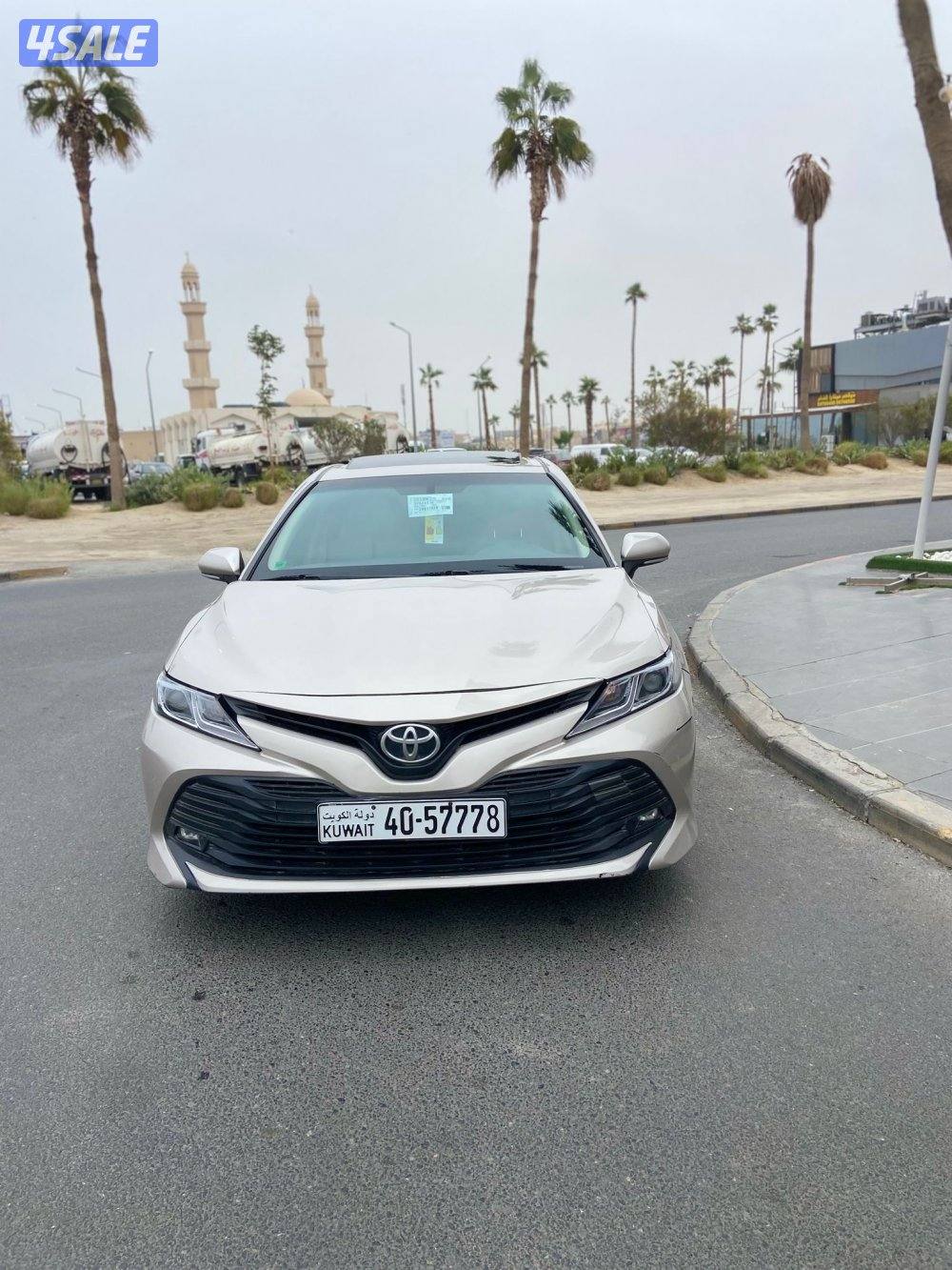 للبيع كامري كامل المواصفات 4 سلندر8