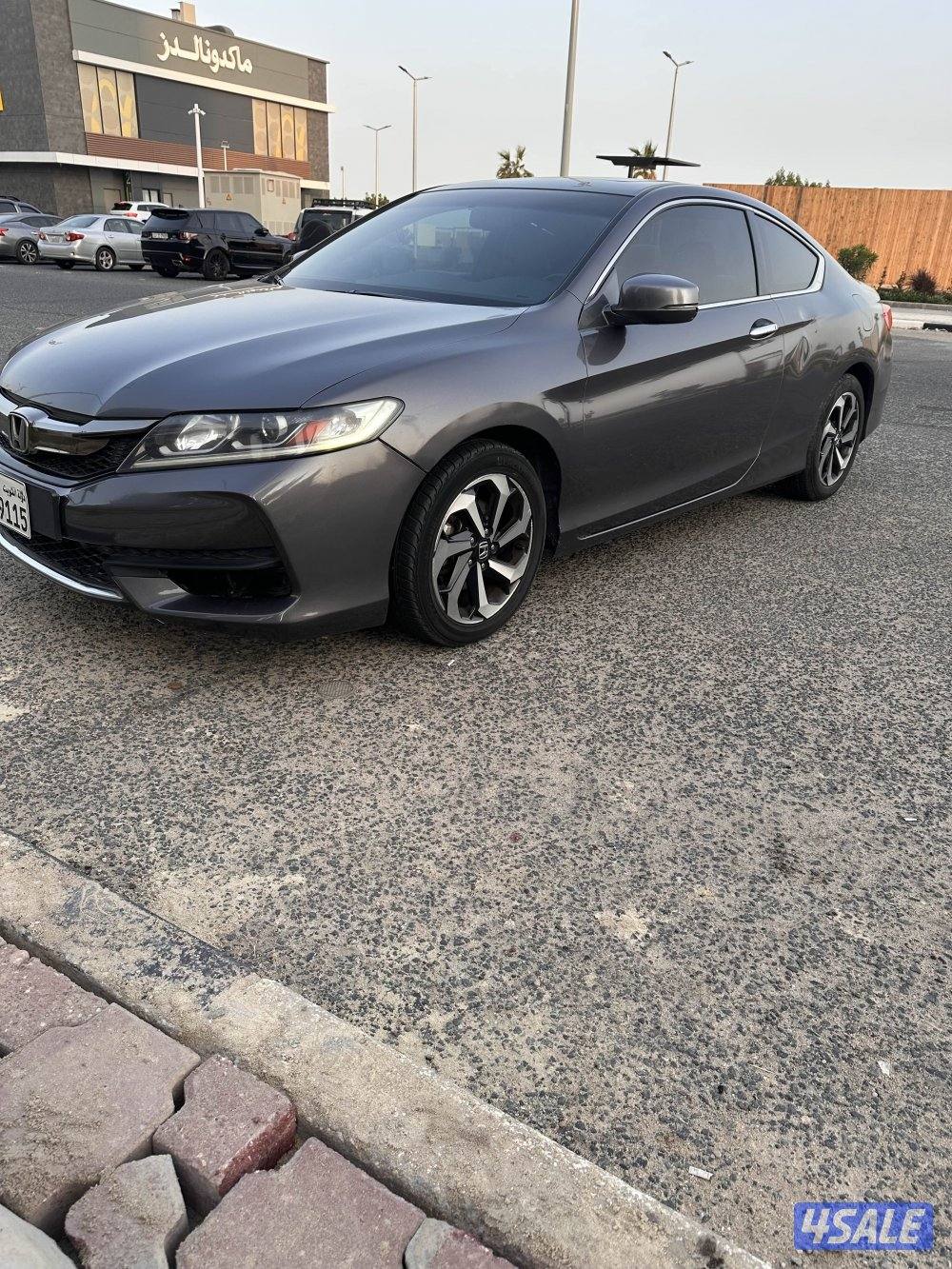 للبيع هوندا اكورد موديل 20172