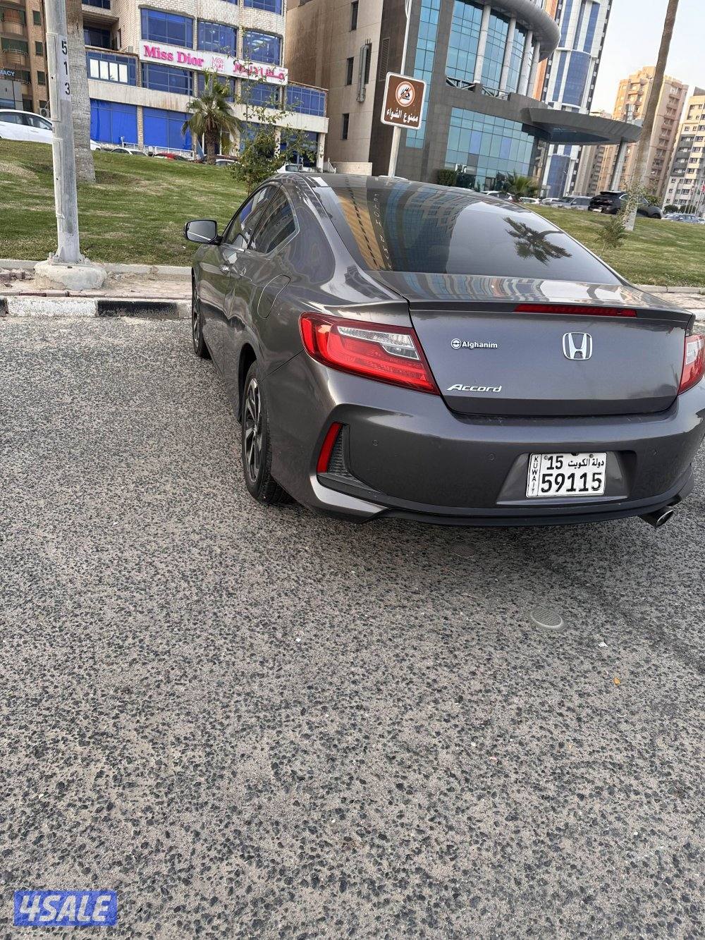 للبيع هوندا اكورد موديل 20174