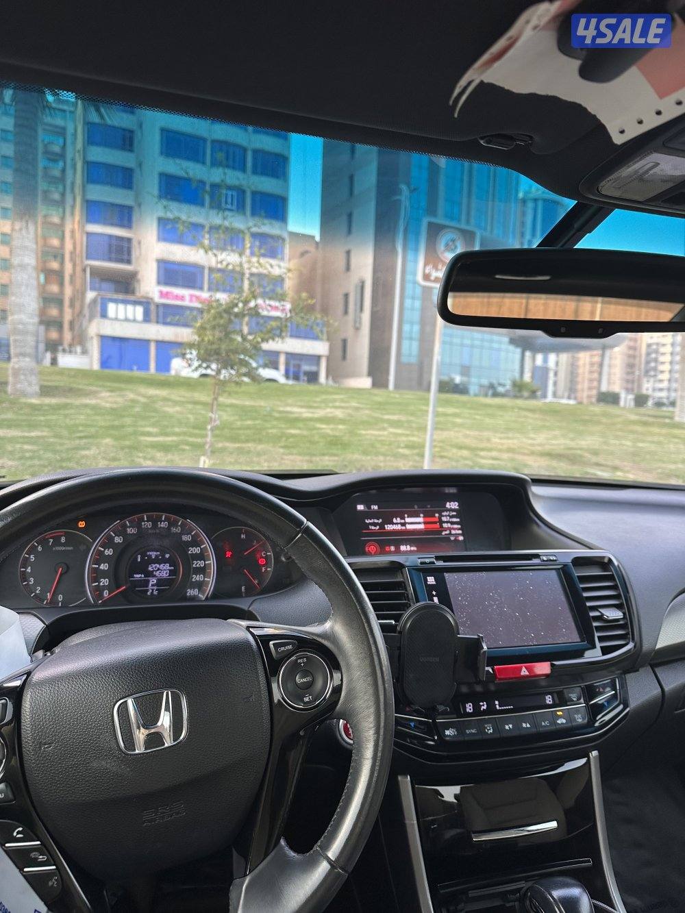للبيع هوندا اكورد موديل 20176