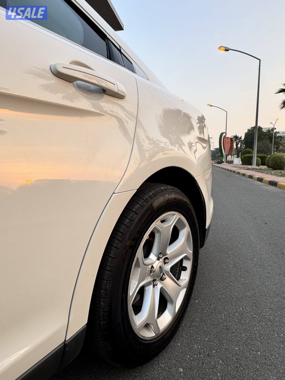 للبيع فورد توروس SEL موديل 20117