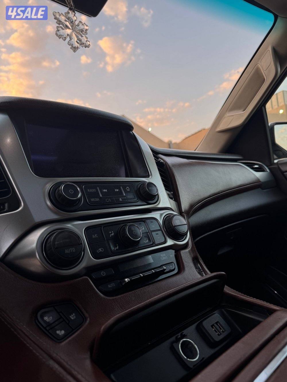 للبيع تاهو LTZ 2015 ماشي 220 الف4