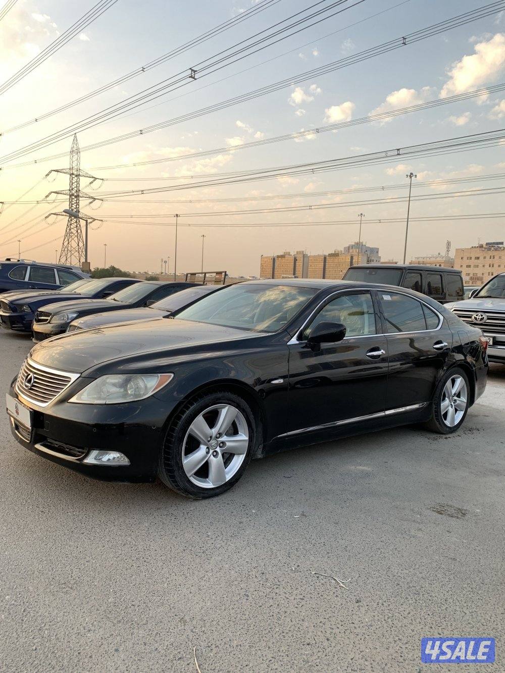 لكزس LS شورت1