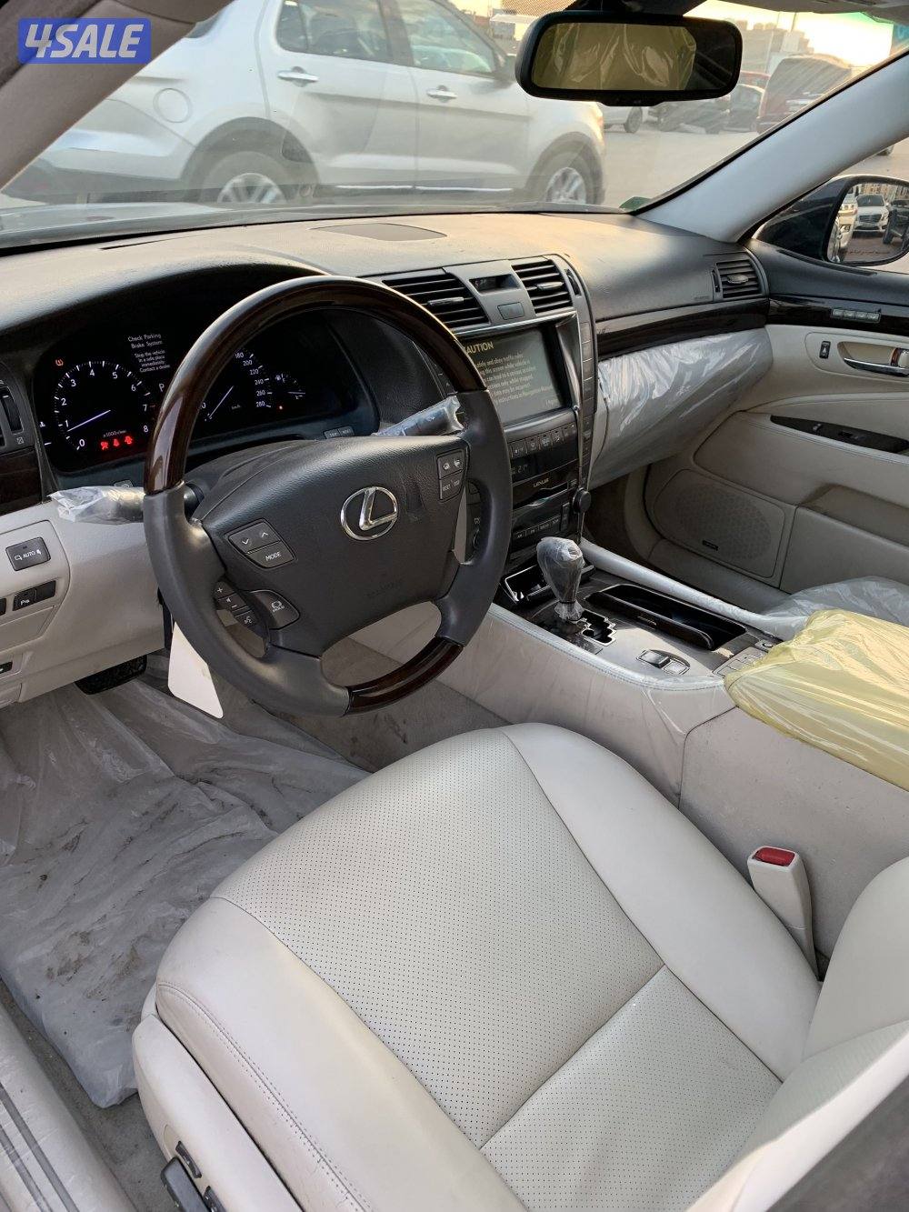 لكزس LS شورت5