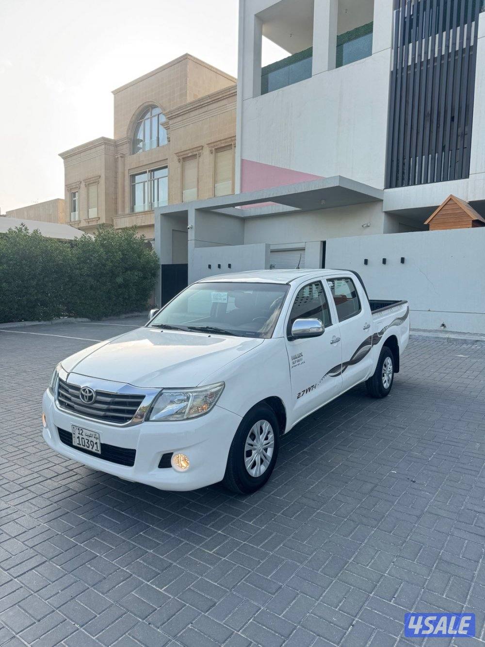 هايلكس مديل 2013 قير عادي شرط الفحص0