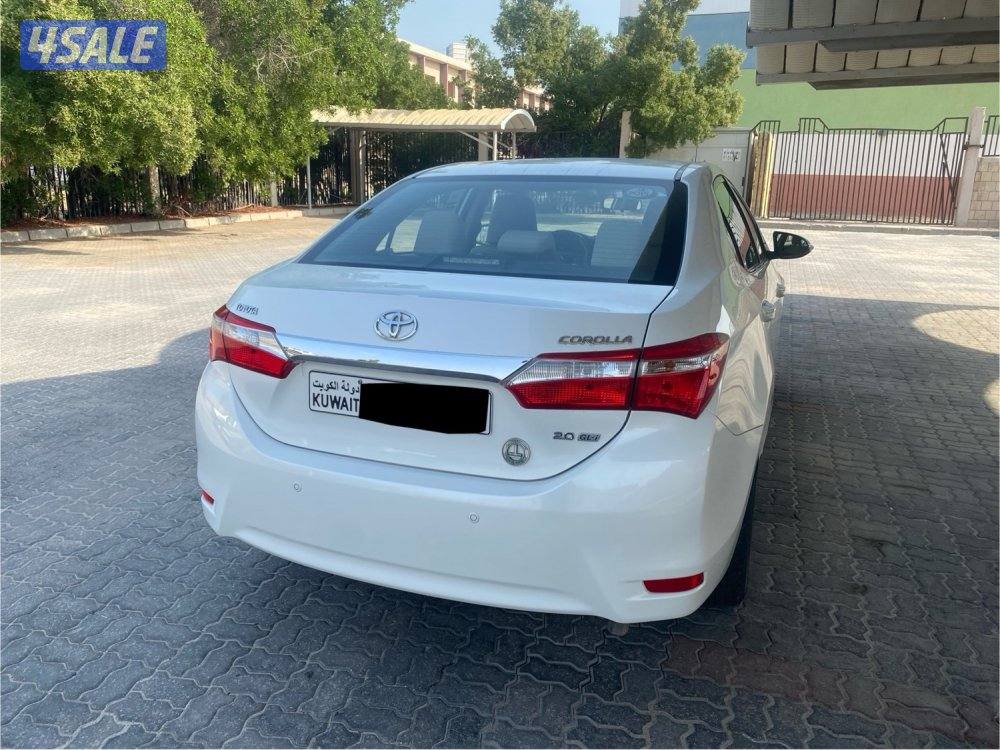 كرولا2015 عداد22 الف وارد الوكاله / فل اوبش/ مكينه 2.0 بحاله ممتازه2