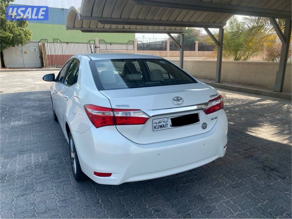 كرولا2015 عداد22 الف وارد الوكاله / فل اوبش/ مكينه 2.0 بحاله ممتازه4