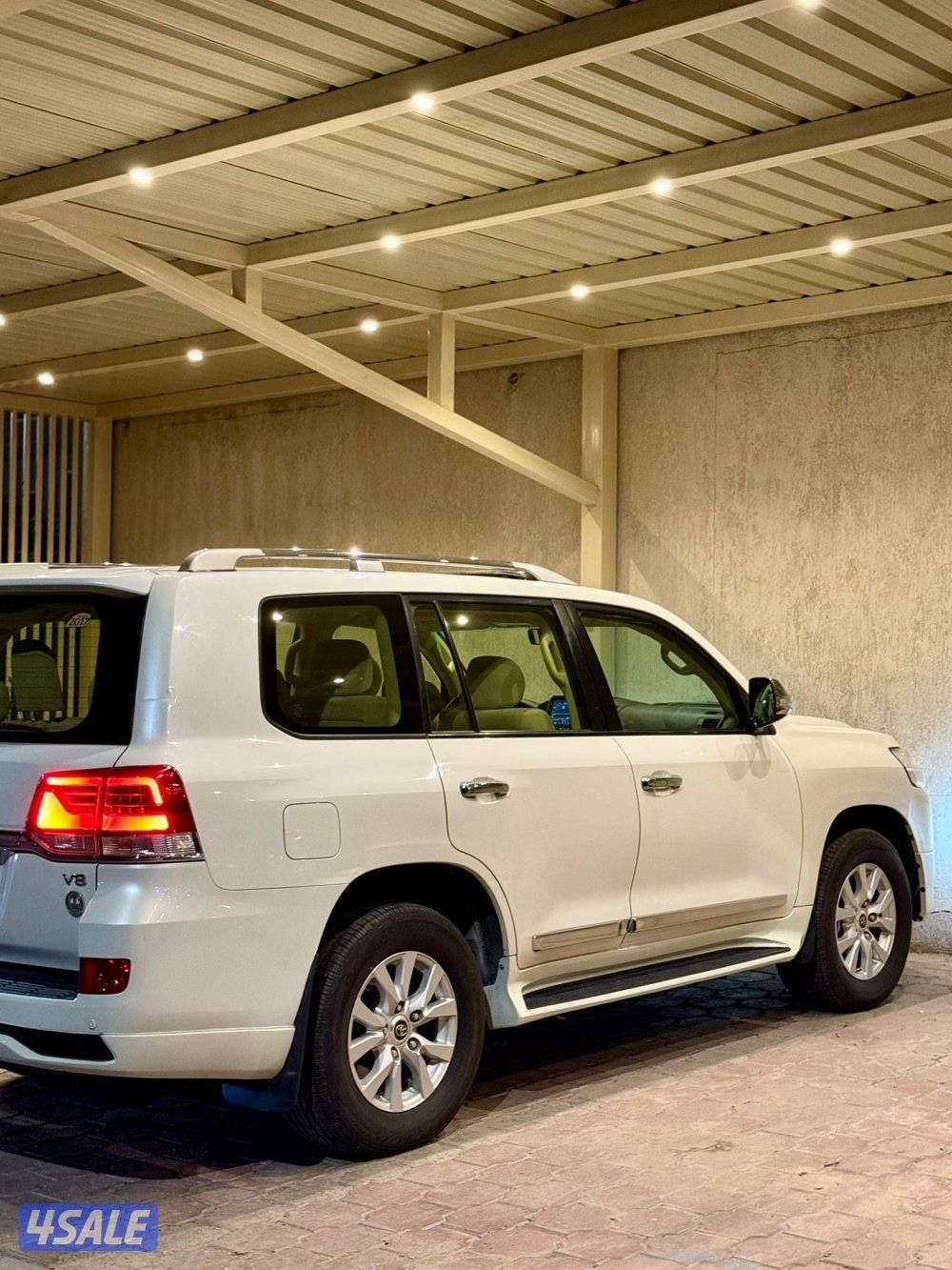 لاند كروزر 20173