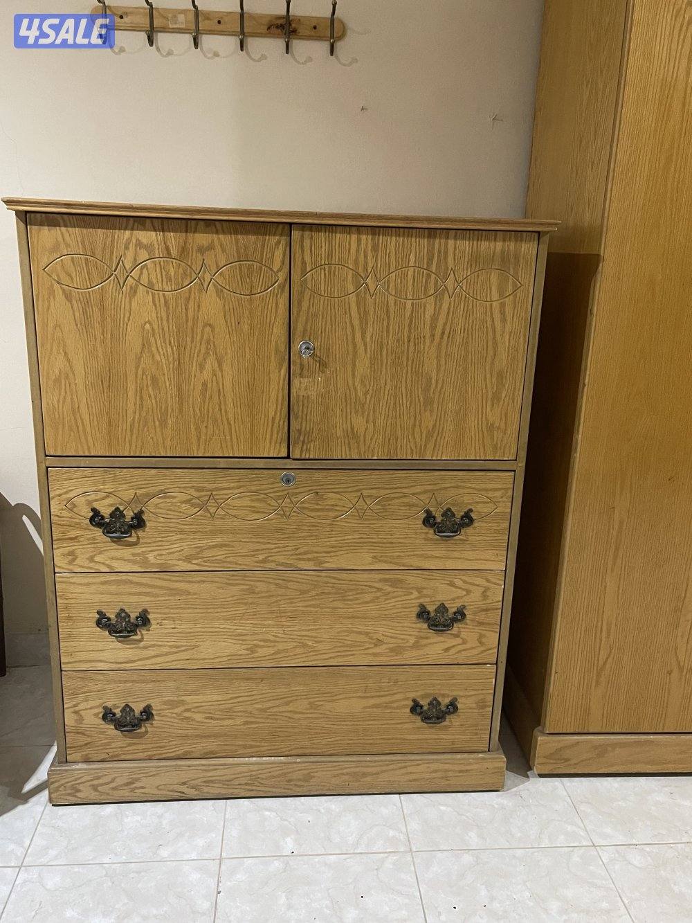 للبيع كبت وتسريحه1