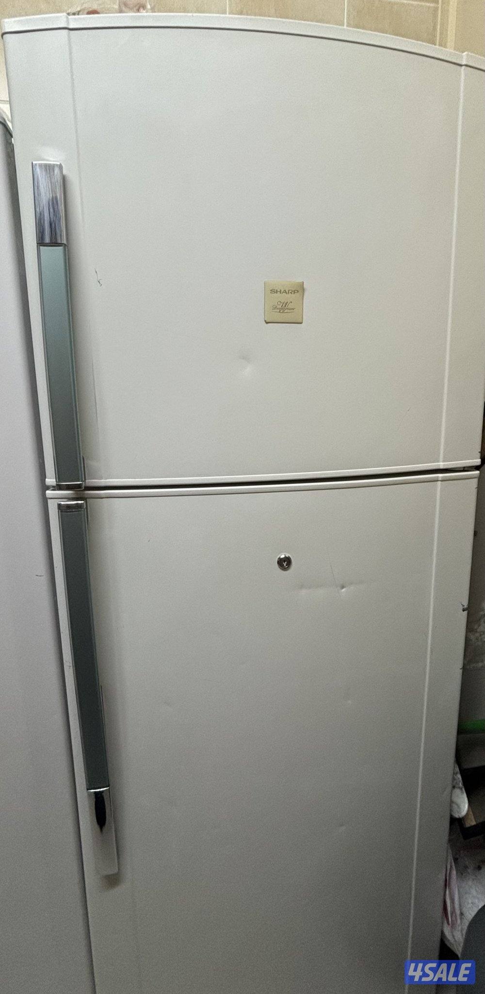 للبيع ثلاجتين كبيرة وصغيرة3