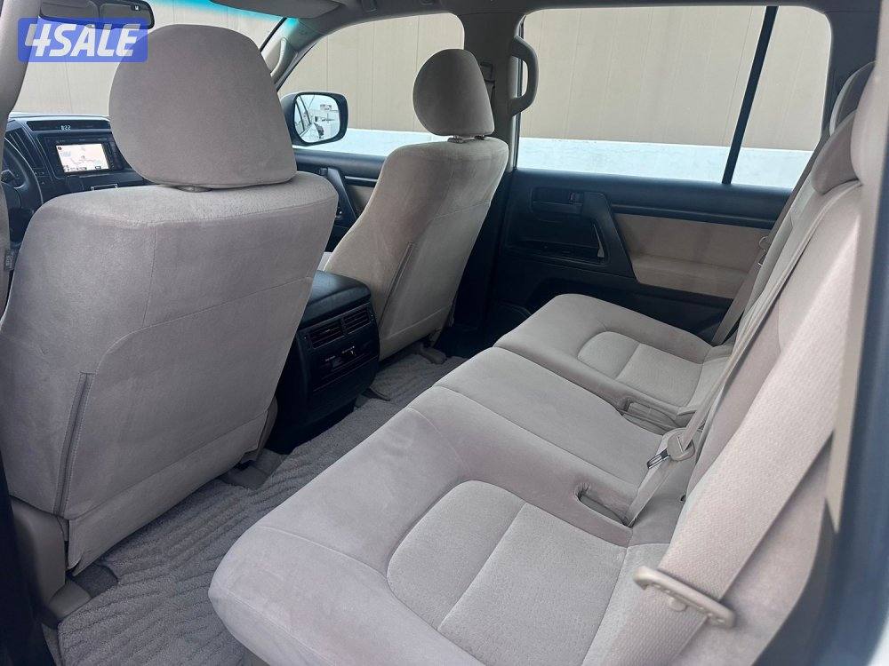 للبيع لاندكروزر GXR v8 وارد الوكالة الساير4