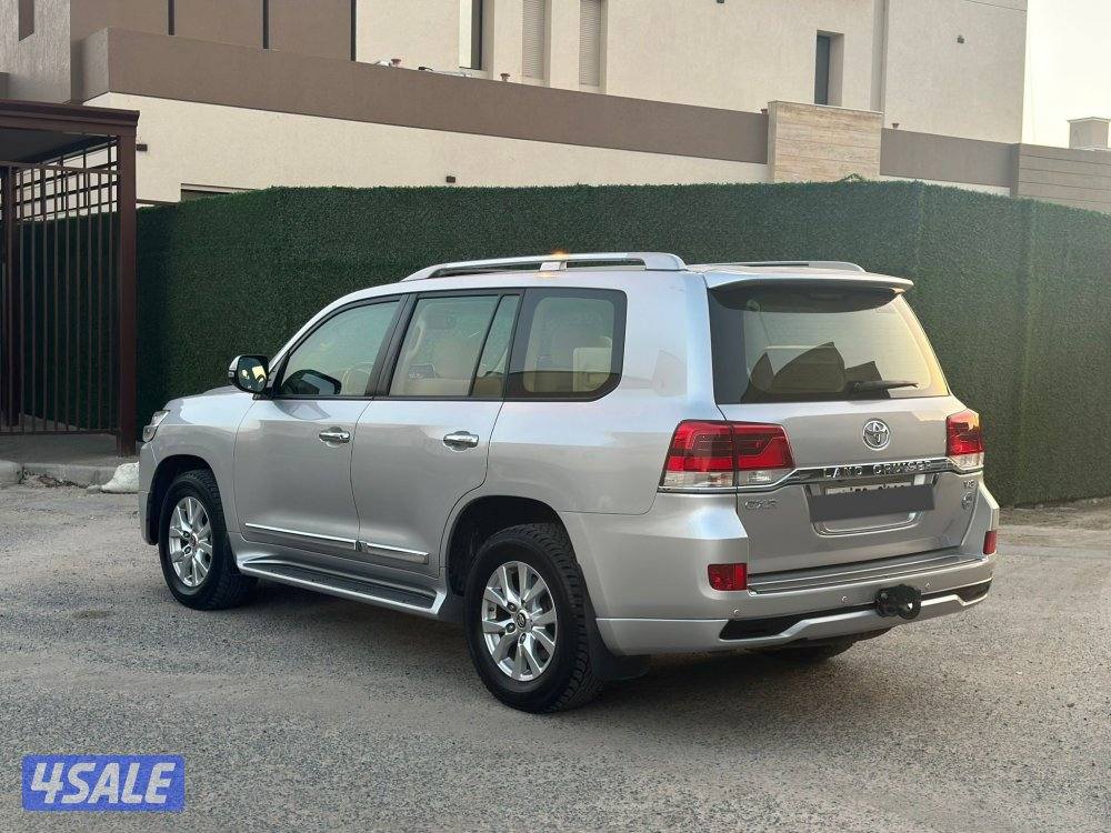 لاندكروز 2018 كامل الموصفات4