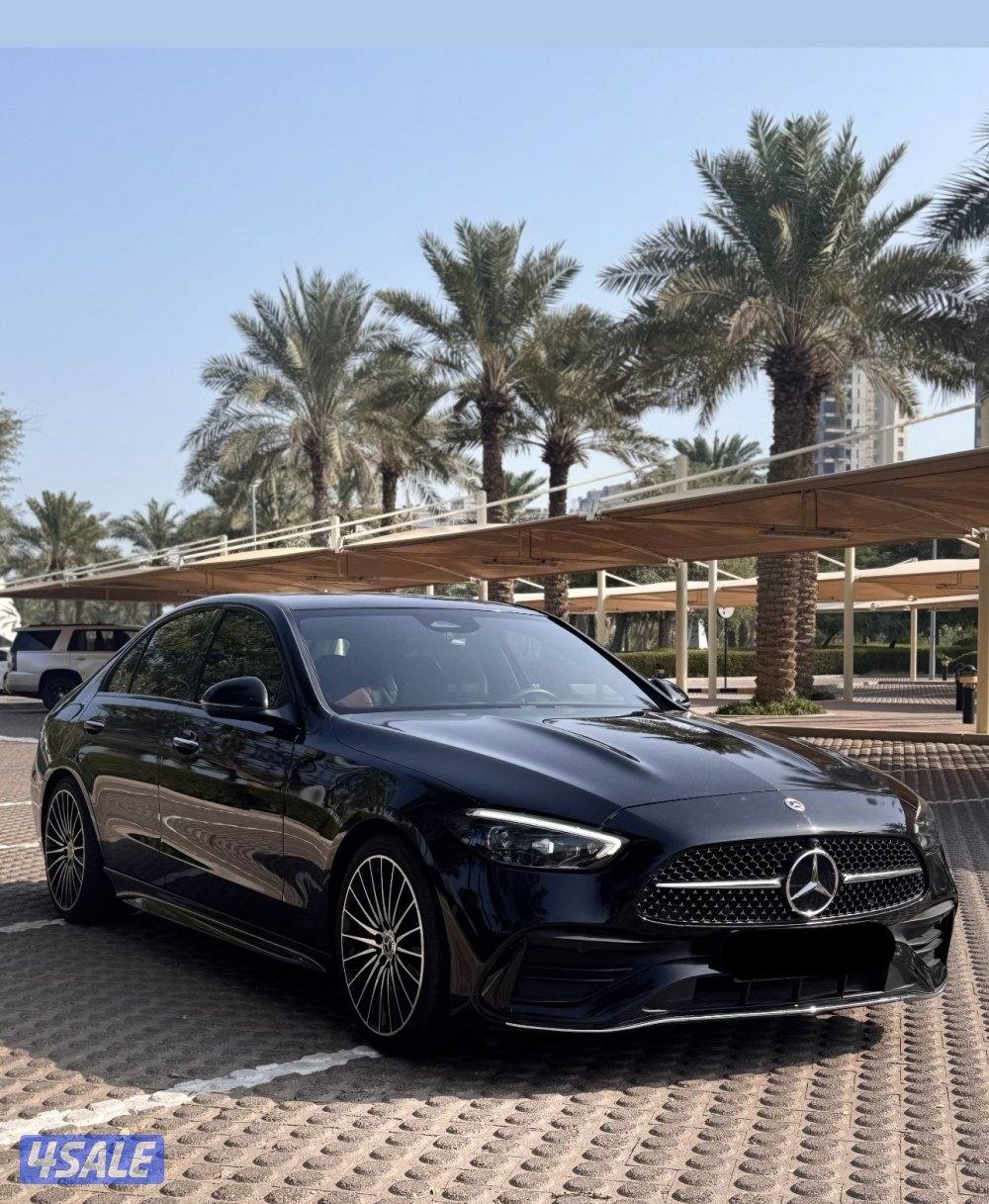 مرسيدس C200 -عداد 10 الالف كيلو - 2022 - وارد الملا - الدرجة الاولى2