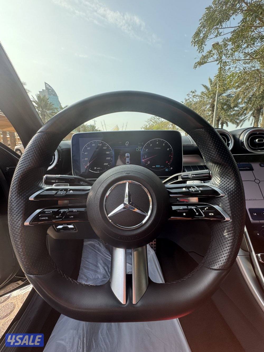 مرسيدس C200 -عداد 10 الالف كيلو - 2022 - وارد الملا - الدرجة الاولى11