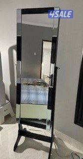 Jewellery mirror cabinet0