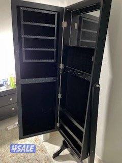 Jewellery mirror cabinet1