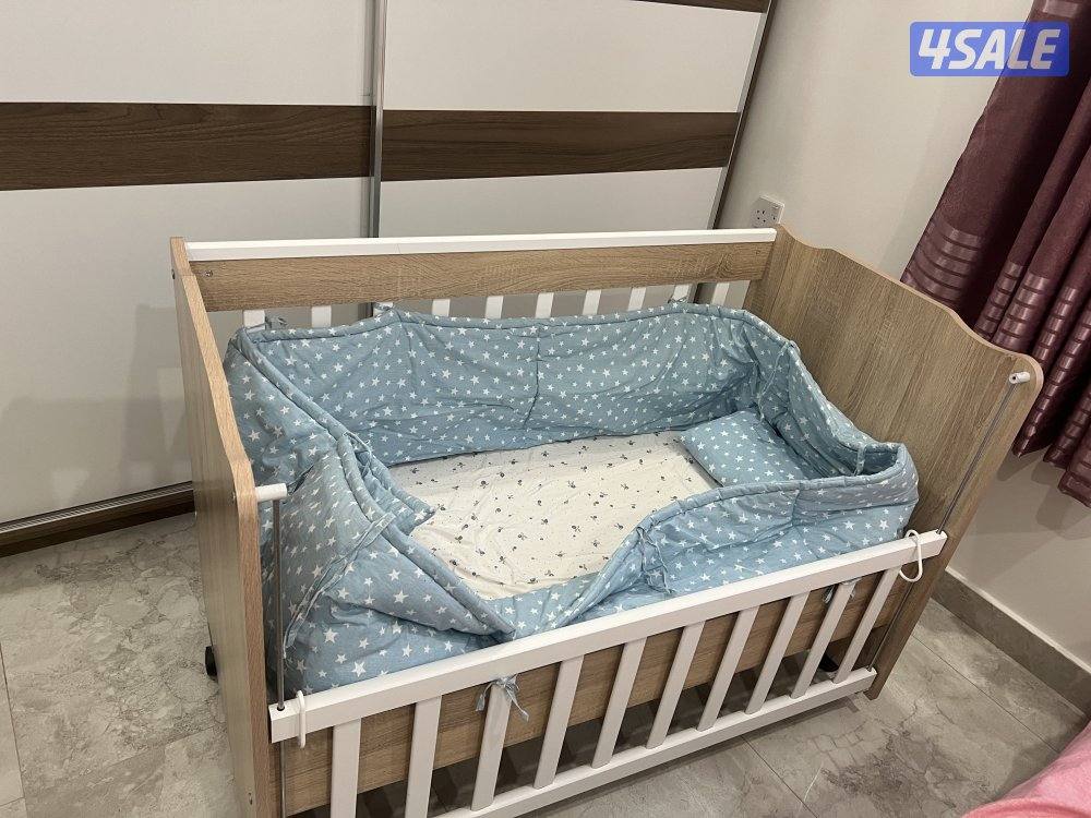 للبيع سرير أطفال2