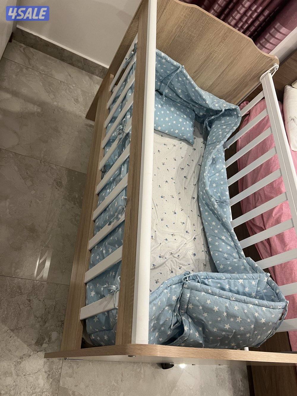 للبيع سرير أطفال3