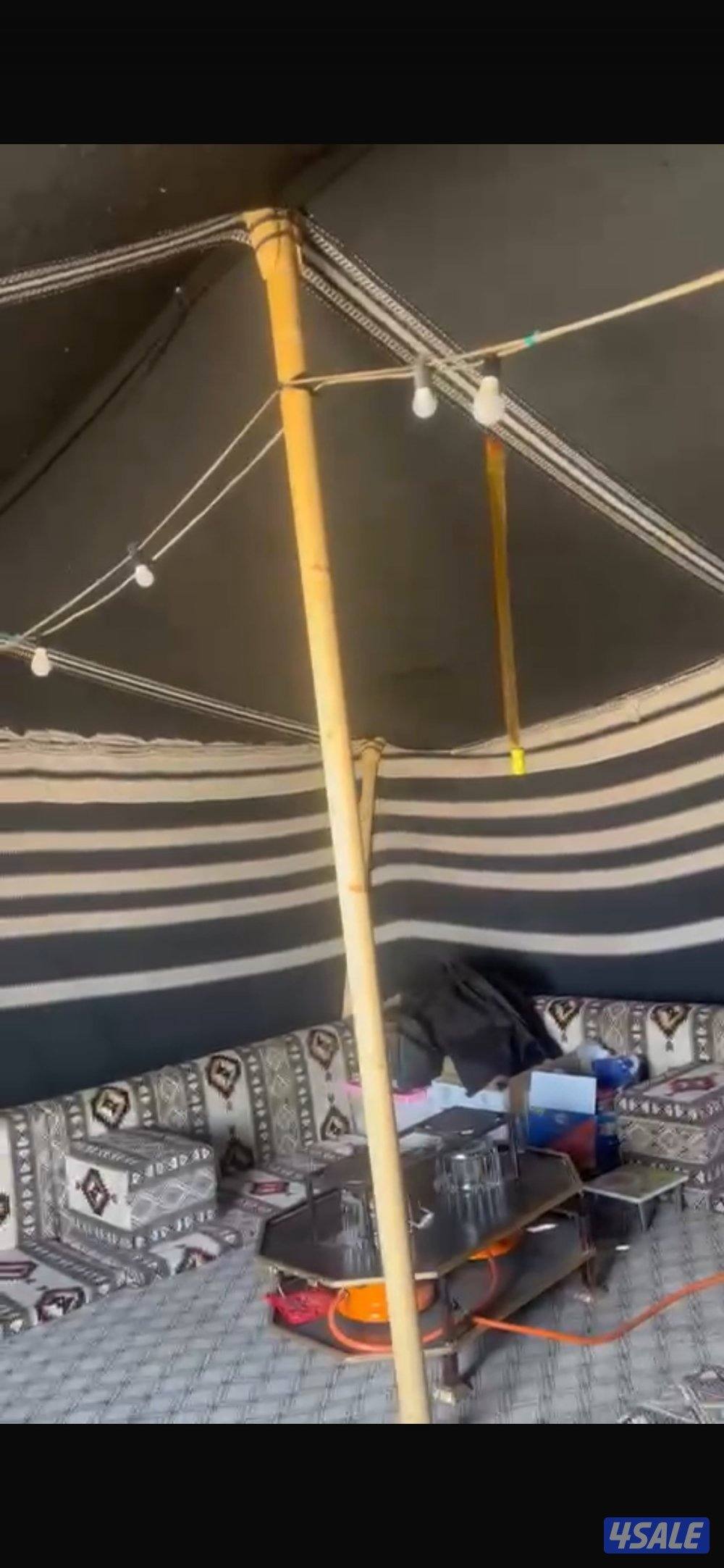 بيت شعر شبه جديد مقاس ٥/٩ السعر ١٧٠  بدون الاثاث تم شراؤه شهر ١ هالسنه2