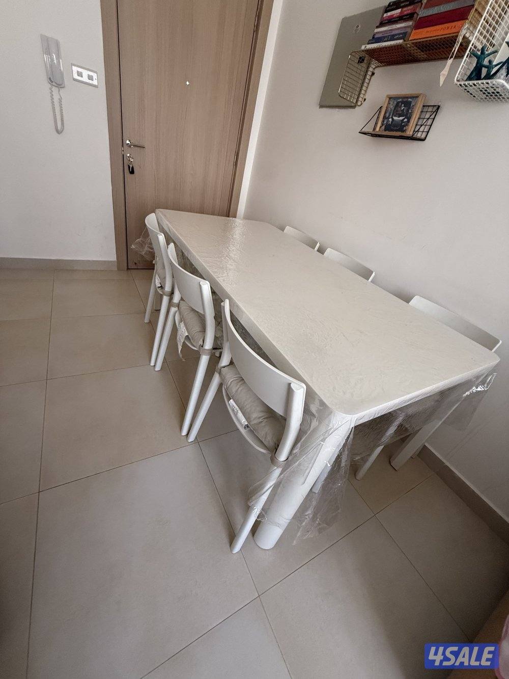 طاوله سفره مع ٦ كراسي ووسائد من ايكيا1