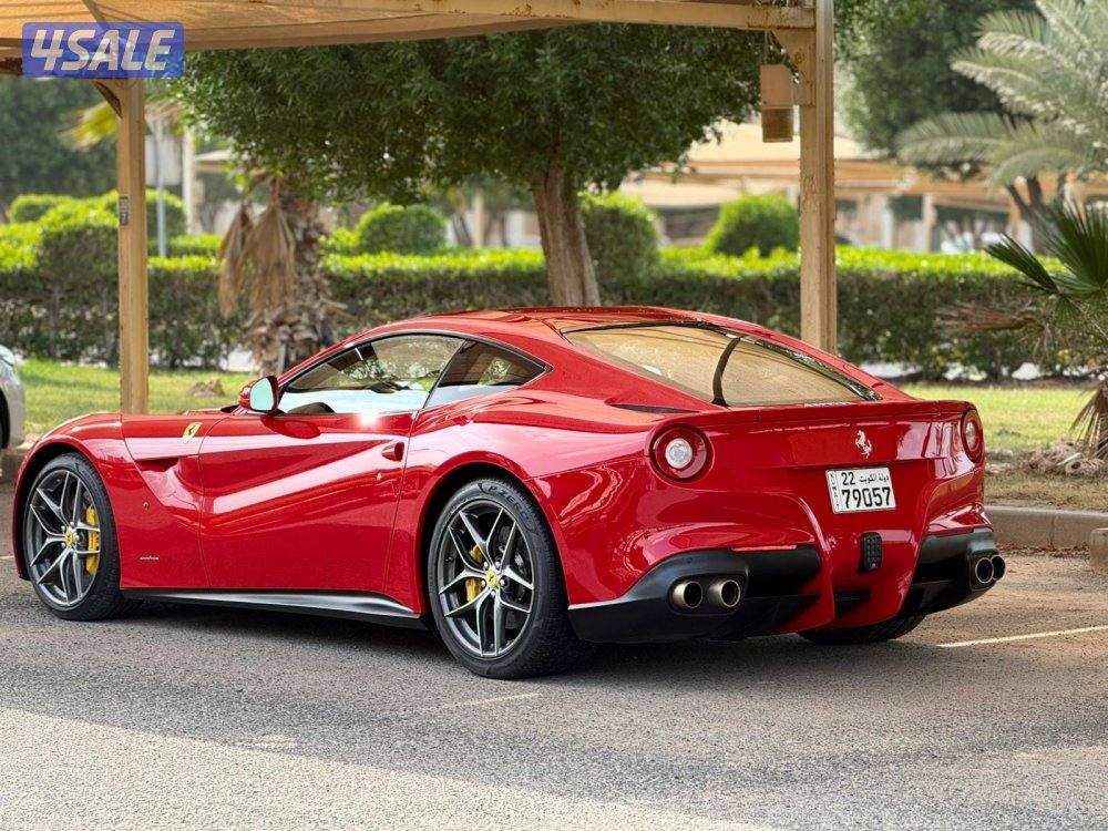 للبيع : فيراري  F12 موديل : 2017 عداد : 70 الف3