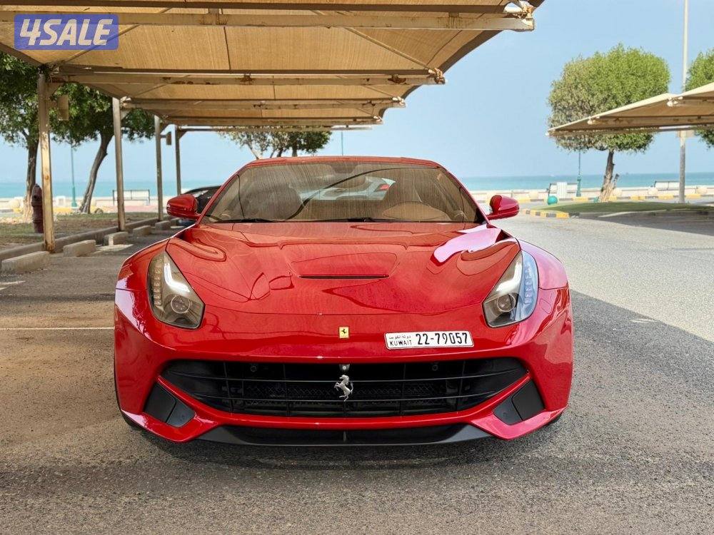 للبيع : فيراري  F12 موديل : 2017 عداد : 70 الف4