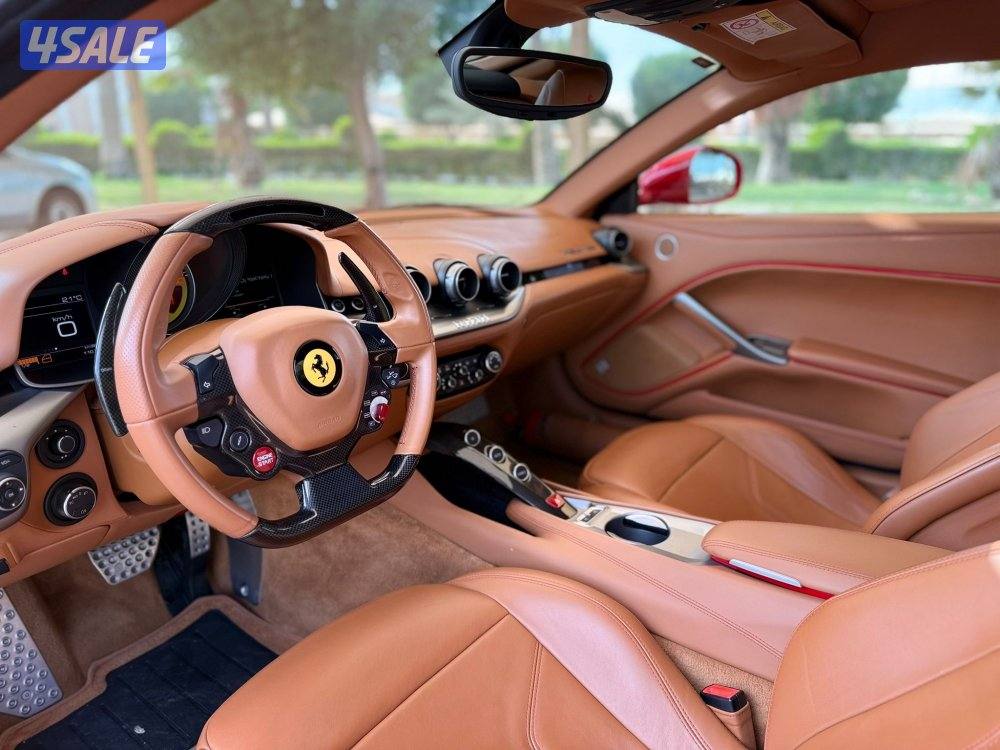 للبيع : فيراري  F12 موديل : 2017 عداد : 70 الف7