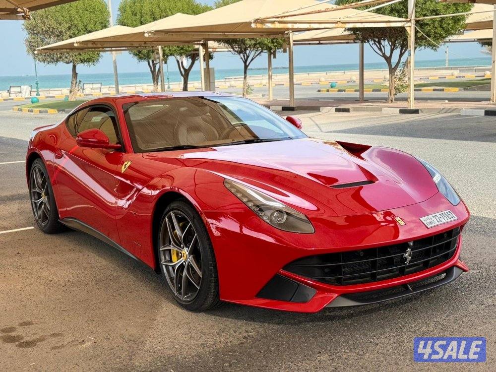 للبيع : فيراري  F12 موديل : 2017 عداد : 70 الف6