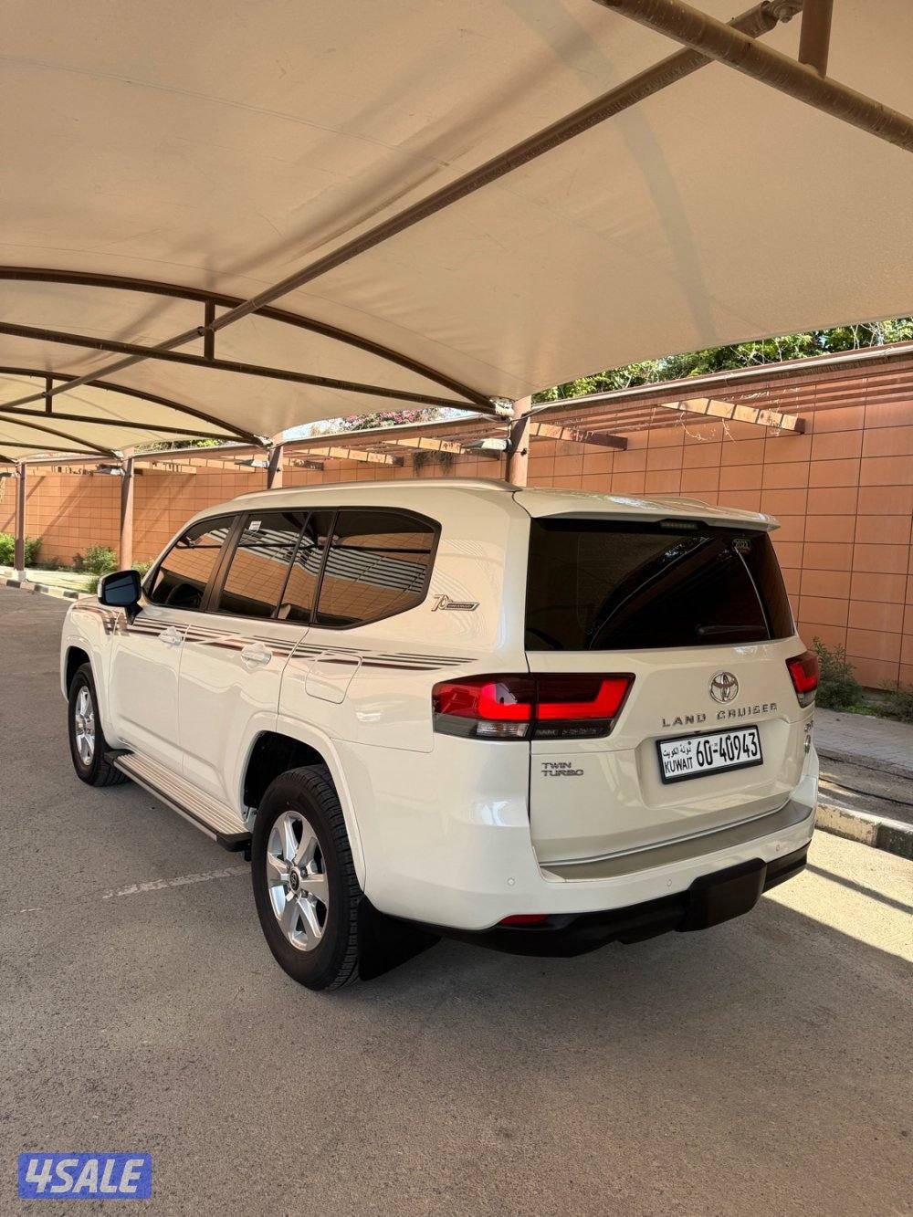 لاندكروزر GXR تون تيربو جلد. الساير.3