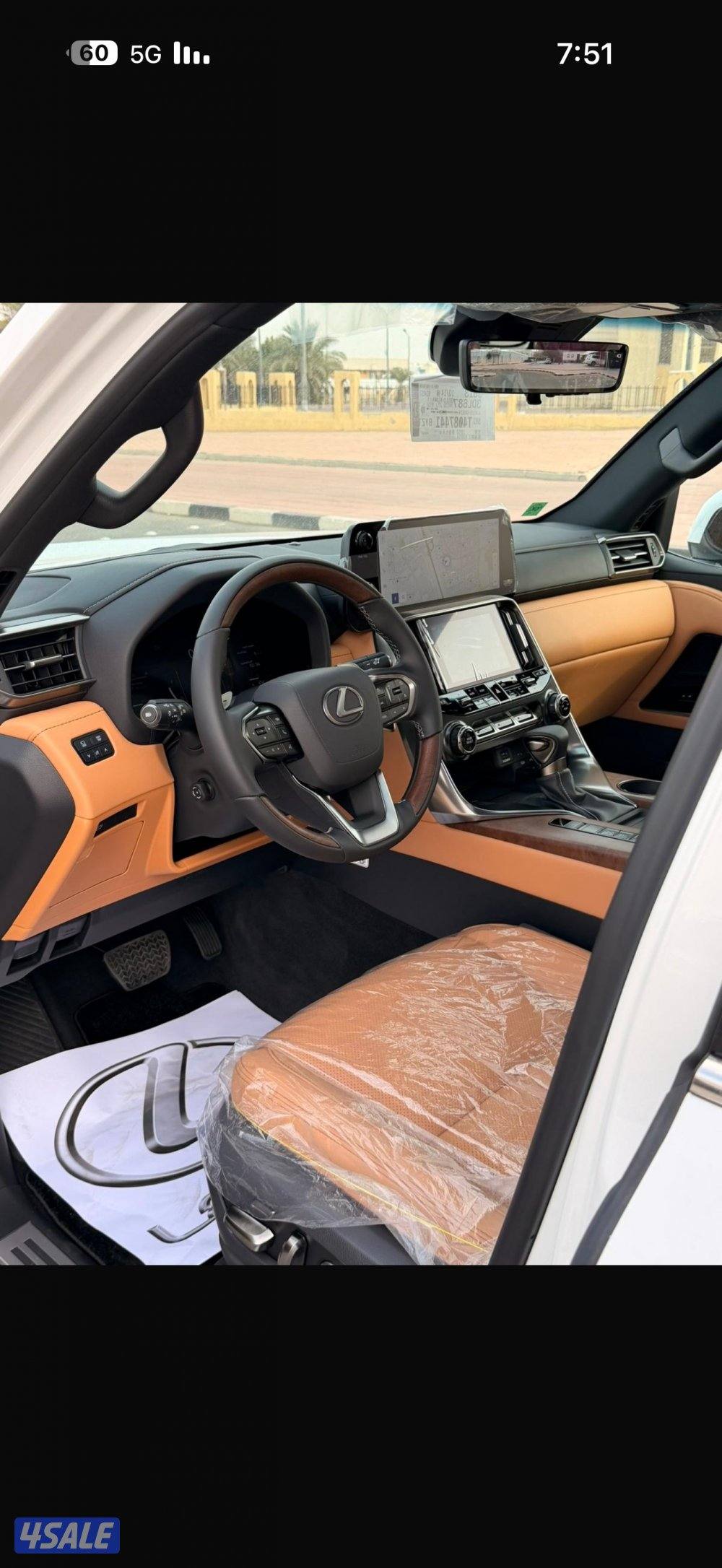 مطلوب جيب لكزسbb الاولى   ابيض من داخل تان موديل 25 او 26 ممشى قليل0