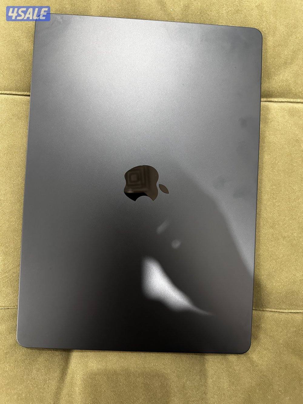 Mac book air m2 15 inch battery100%0