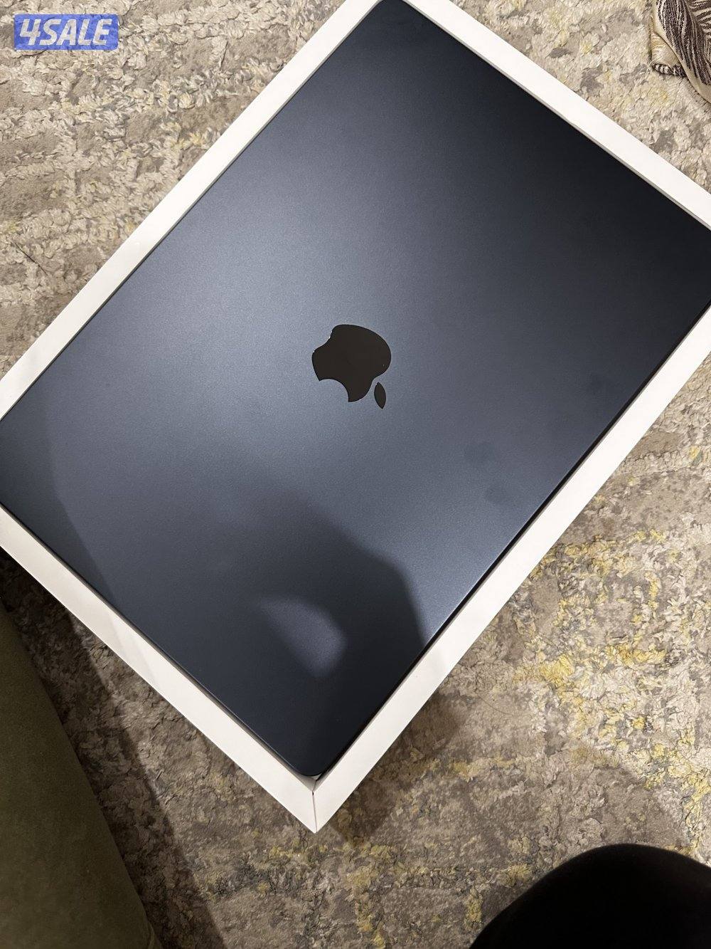 Mac book air m2 15 inch battery100%5