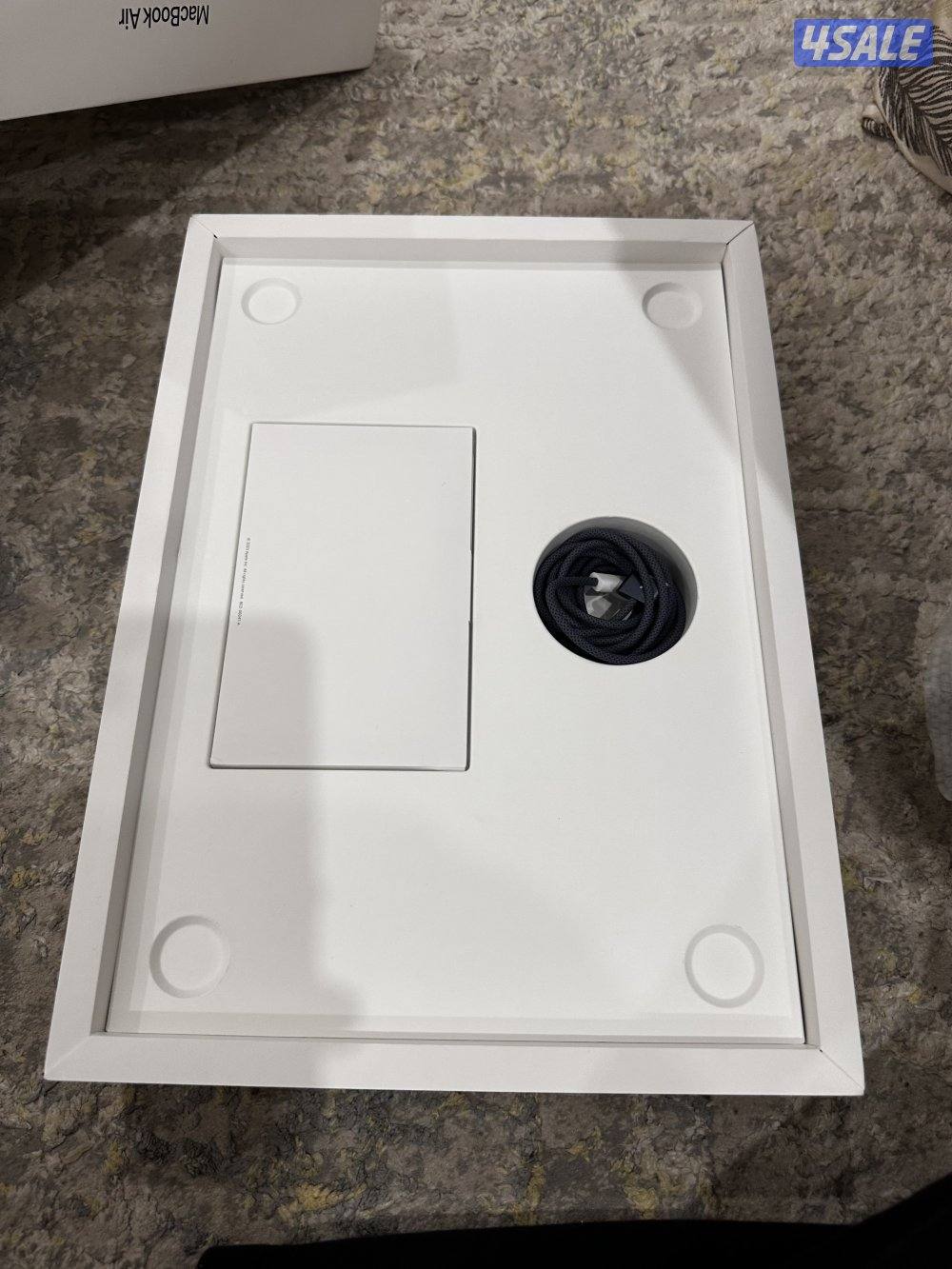 Mac book air m2 15 inch battery100%6