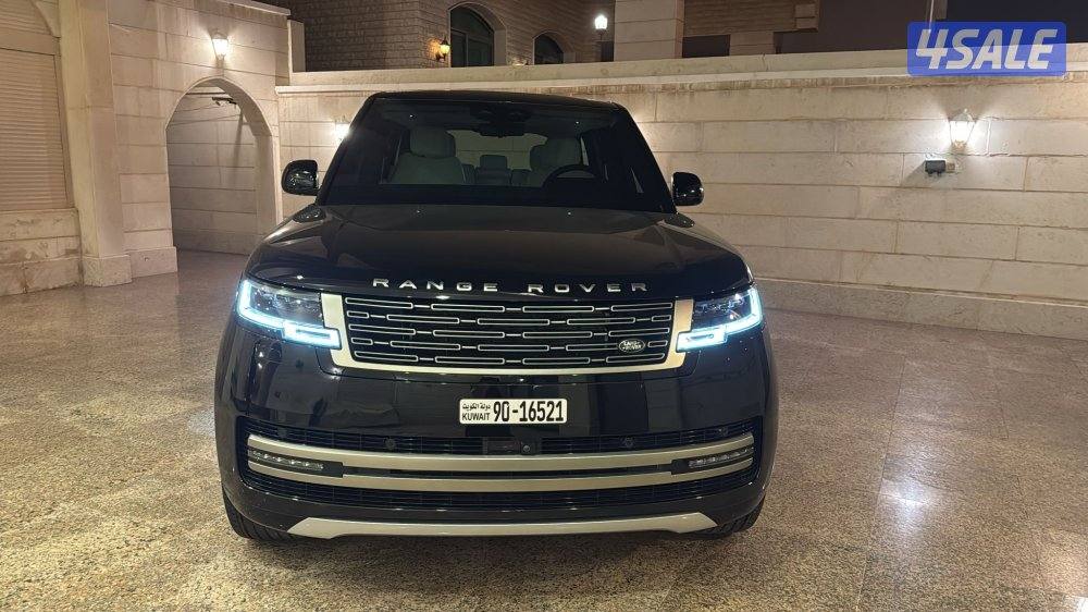 رنج روفر كلاسيك HSE موديل 2025 عداد 10 الف كيلو فقط تحت كفاله شرط فحص0